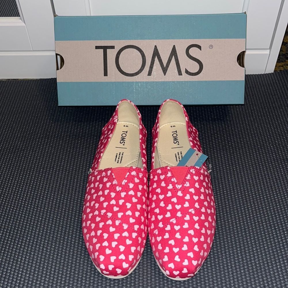 Toms Womens Belmont Raspberry Hearts Size 8 NWT